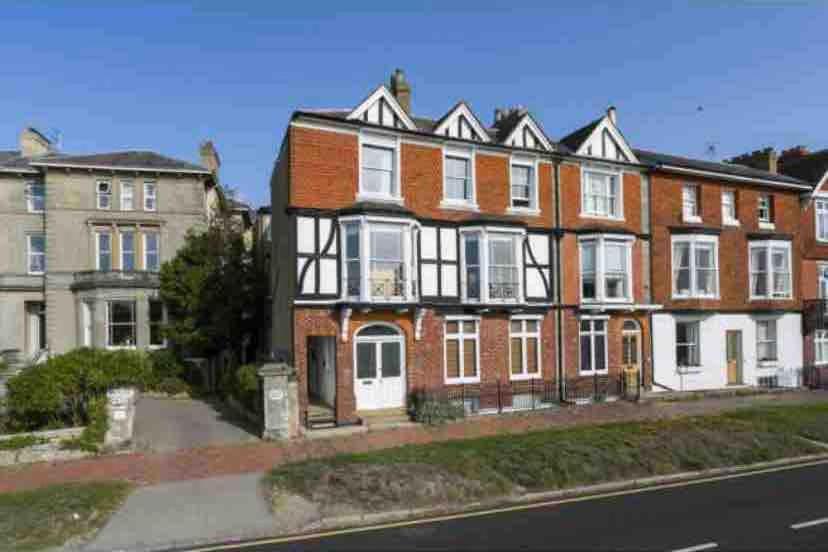 Stunning 1-Bed Flat In Heart Of Tunbridge Wells رويال تونبريدج ويل المظهر الخارجي الصورة